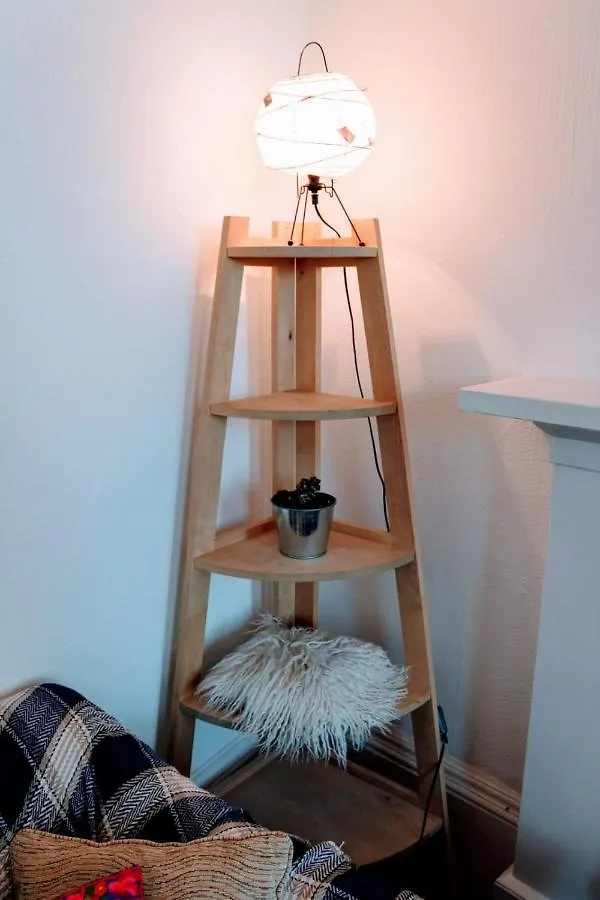 Traditional Apartment Oer The Meadows Edinburgh