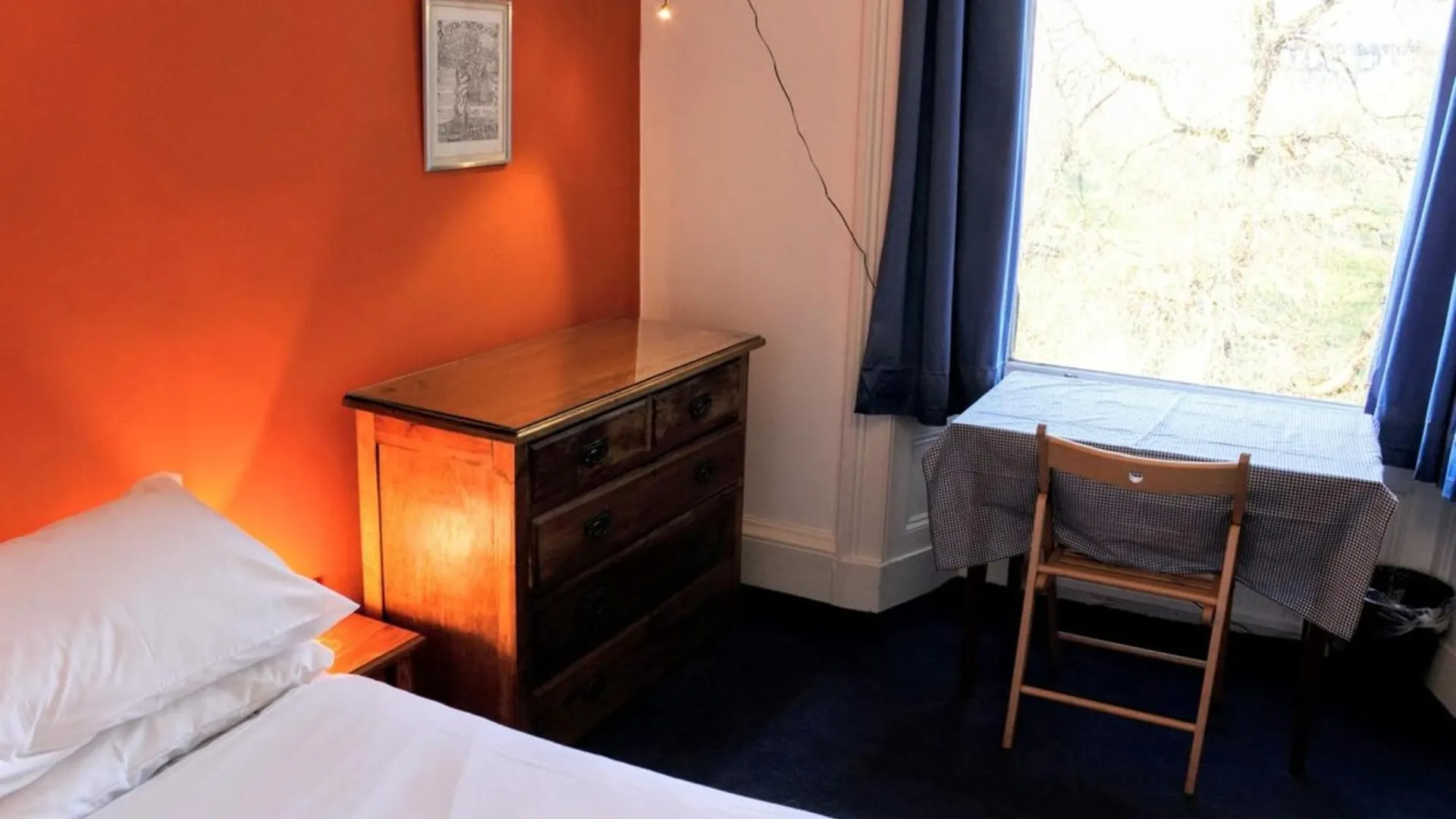 Traditional Apartment Oer The Meadows Edinburgh