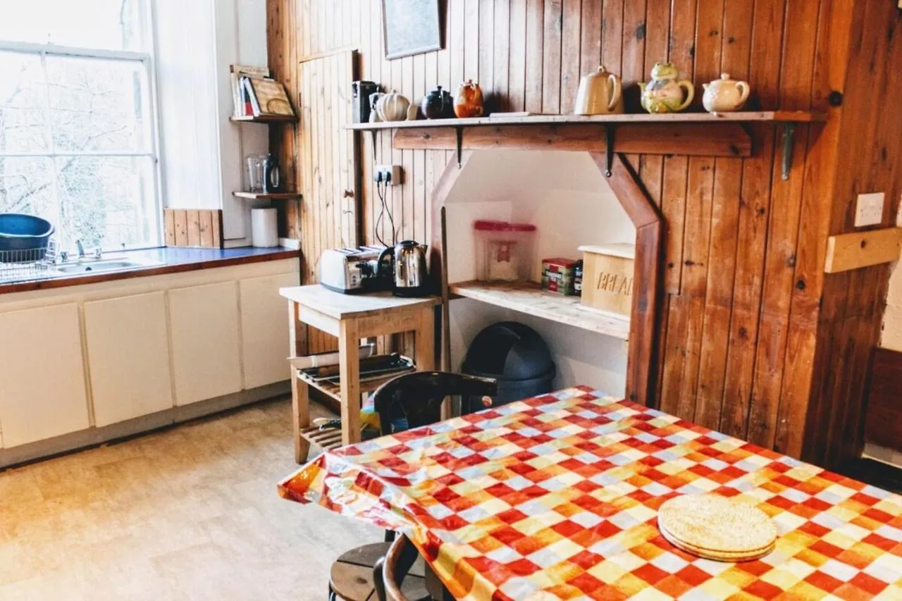 Traditional Apartment Oer The Meadows Edinburgh