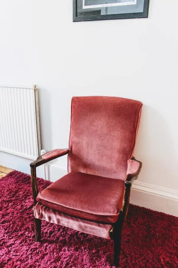 Traditional Apartment Oer The Meadows Edinburgh United Kingdom
