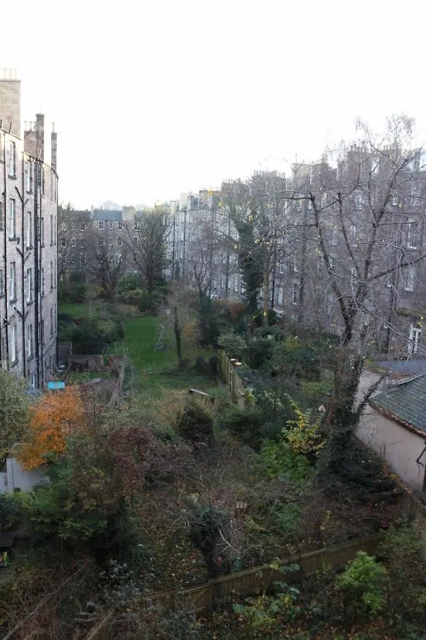 Traditional Apartment Oer The Meadows Edinburgh