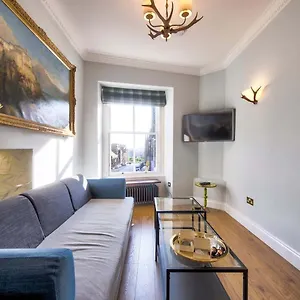 Upper Bow - Luxurious, Modern 1br Near Castle Edinburgh