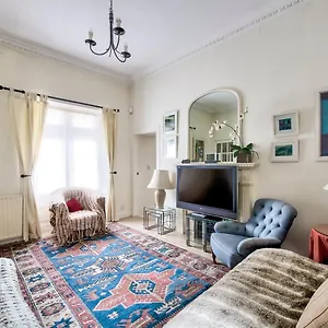 Guestready - Classic Charm Near Holyrood Park Edinburgh